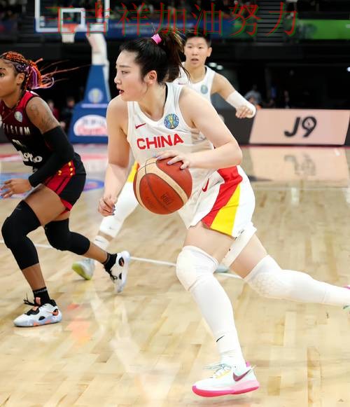 中国女篮绝杀取胜点燃全场气氛 战术调整效果逐渐显现 中国女篮绝杀取胜点燃全场气氛 战术调整效果逐渐显现